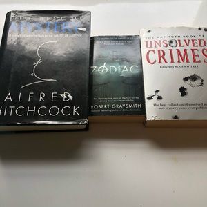 Set of 3 Mystery/Thriller Books 📚